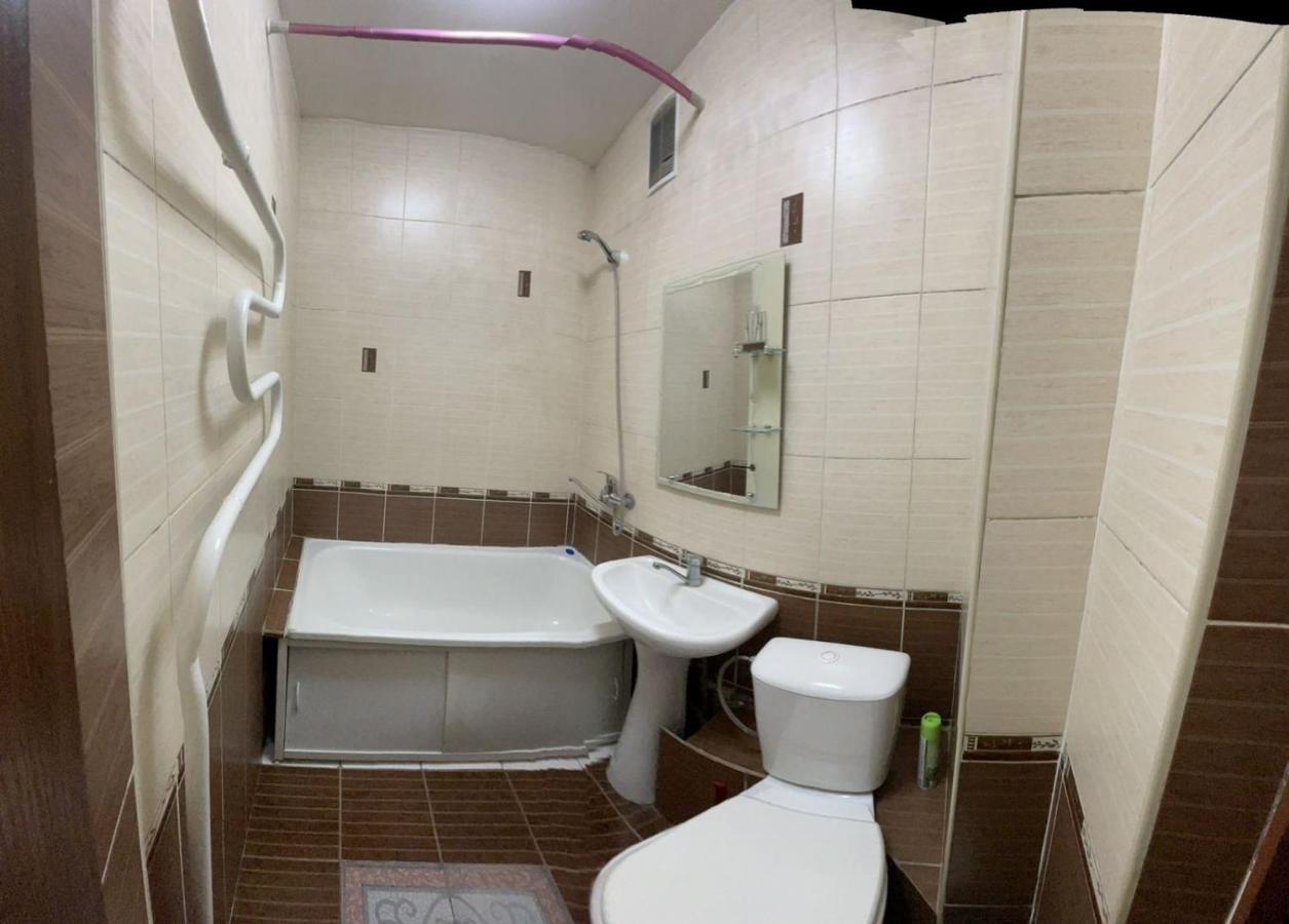Квартира Рядом Арбата, Гоголя 92 Alma-Ata Buitenkant foto